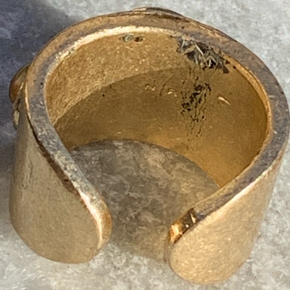 A Stunning Vintage Nina Ricci Etruscan Revival Ring w/Amber Colored Stones - Picture 5 of 12